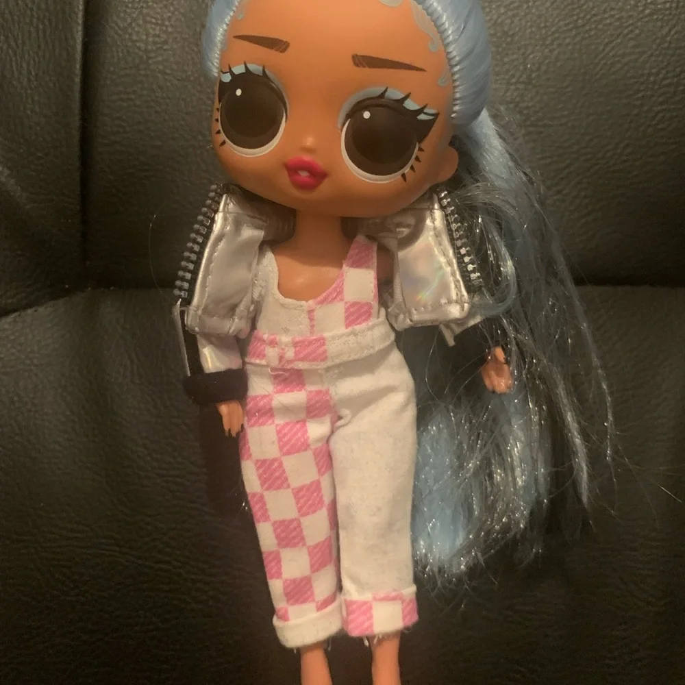 lol Omg Tween‎ 6 inches. In excellent condition. No box, no shoes or accessories
